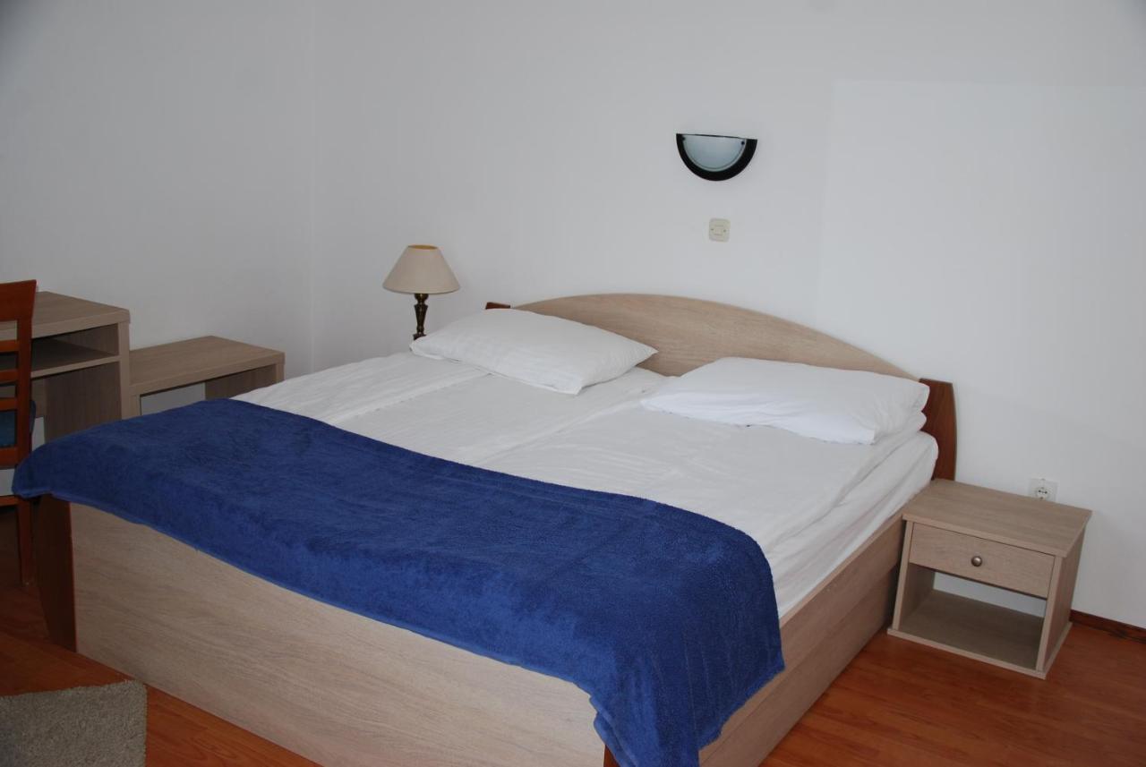 Apartmani Dragica-Prizemlje Kampor Exterior photo